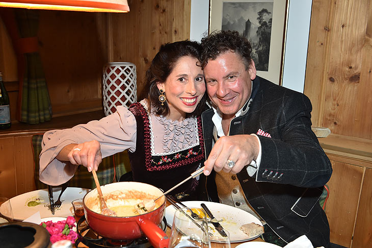 Lola Paltinger und Andi Meister @ „Bachmair Weissach Fondue Night“ am 24. Oktober 2021 im Spa & Resort Bachmair Weissach in Rottach-Egern (©Foto: Brauer Photos für Bachmair Weissach)